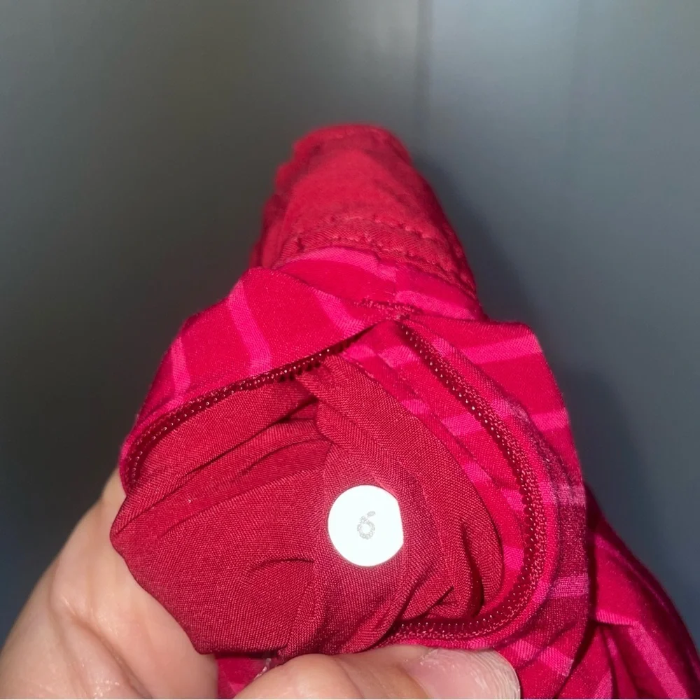 Lululemon Go the Distance Reversible Shorts West2East Stripe Bumble Berry Size 6